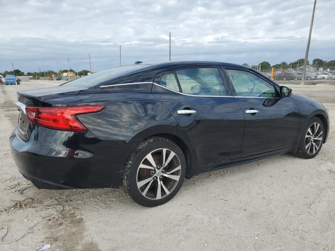 2017 Nissan Maxima 3.5S - Фото 3