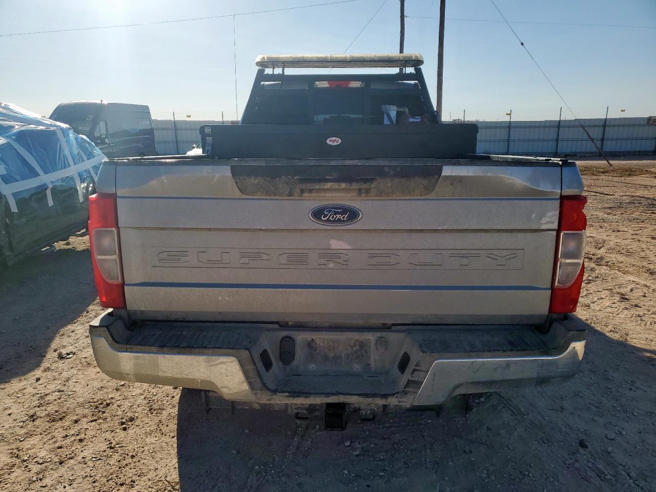 2022 Ford F250 Super Duty - Image 6