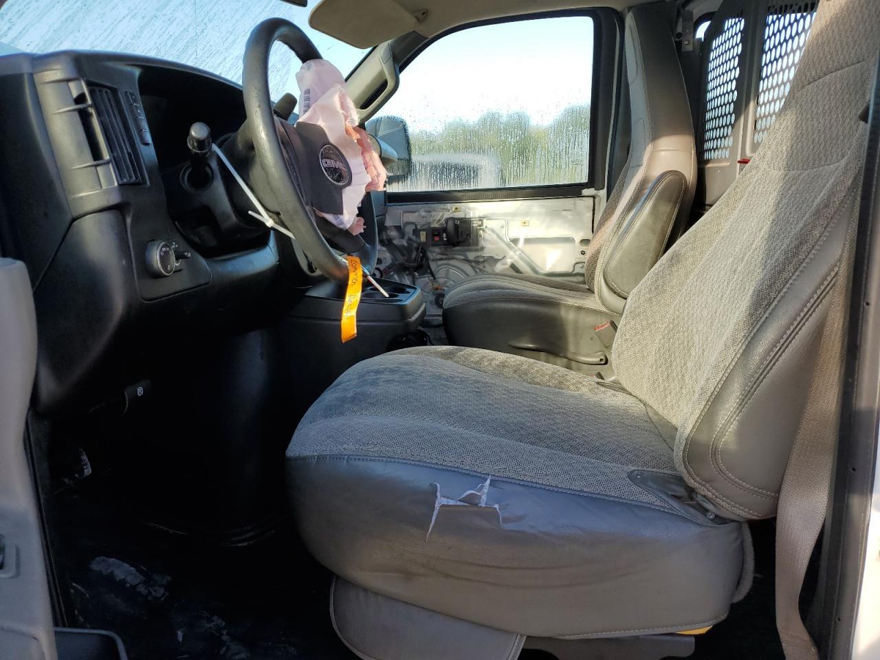 2017 GMC Savana G2500 - Фото 7