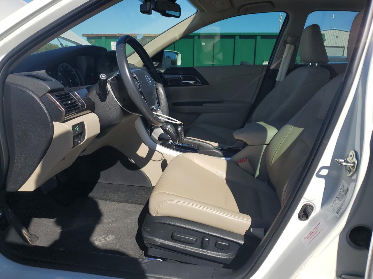 2017 Honda Accord Touring - Image 7