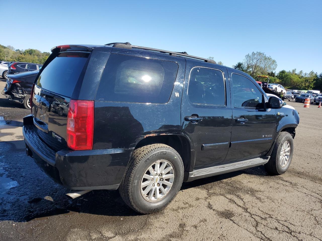 2009 Chevrolet Tahoe Hybrid - Image 3