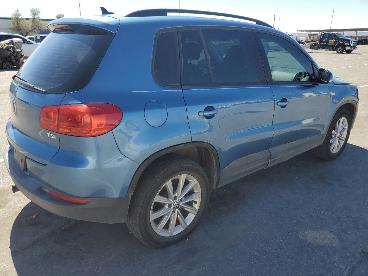 2018 Volkswagen Tiguan Limited - Фото 3