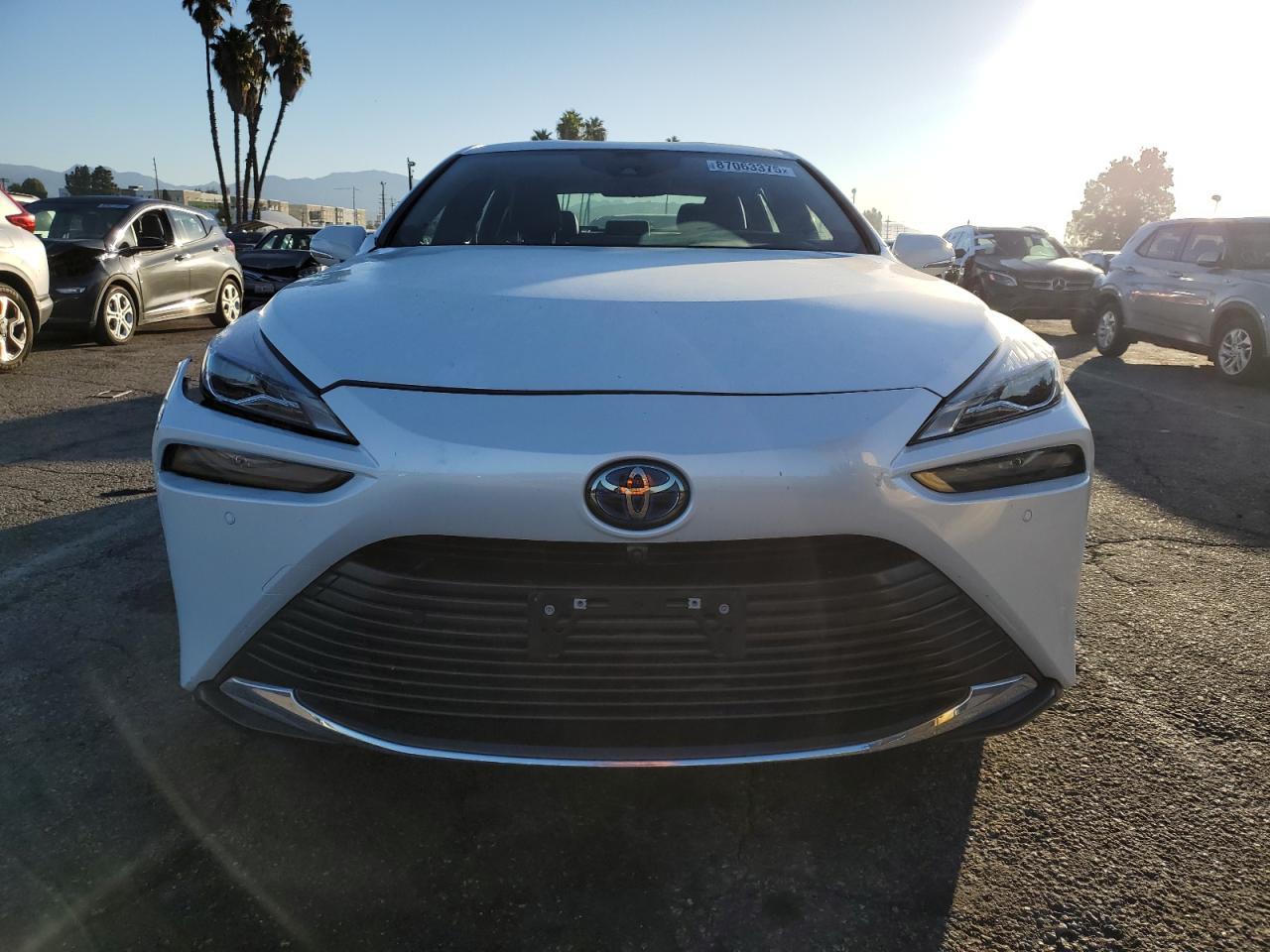 2022 Toyota Mirai Le - Фото 5