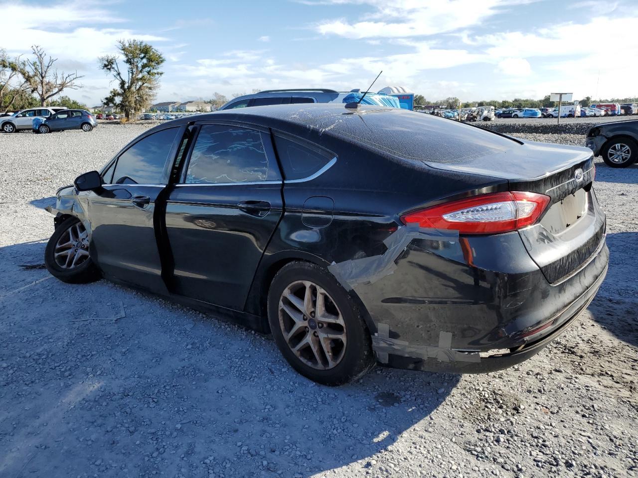 2015 Ford Fusion Se - Фото 2