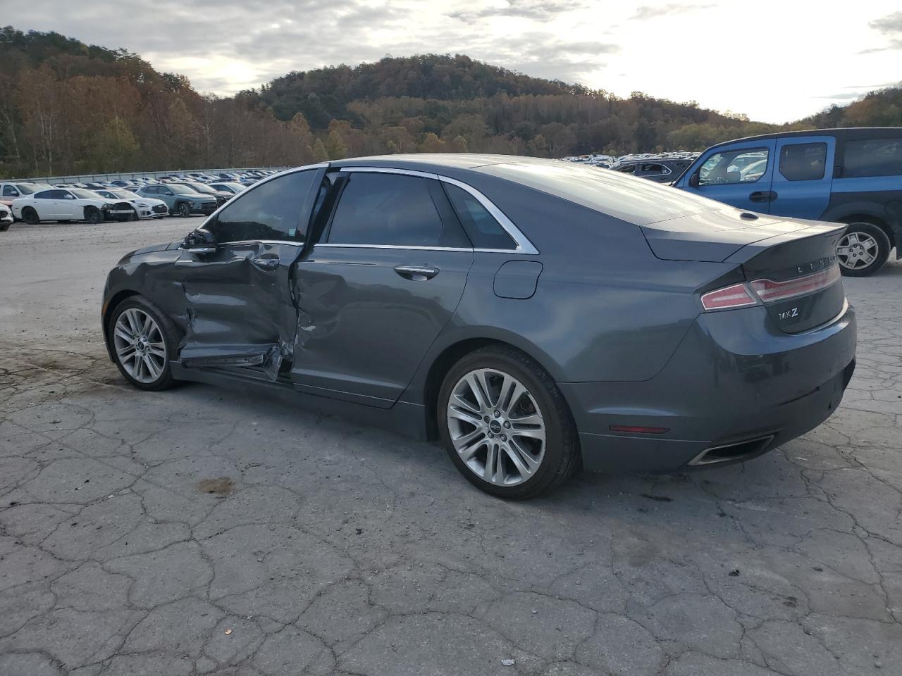 2015 Lincoln Townhouse Mkz - Image 2