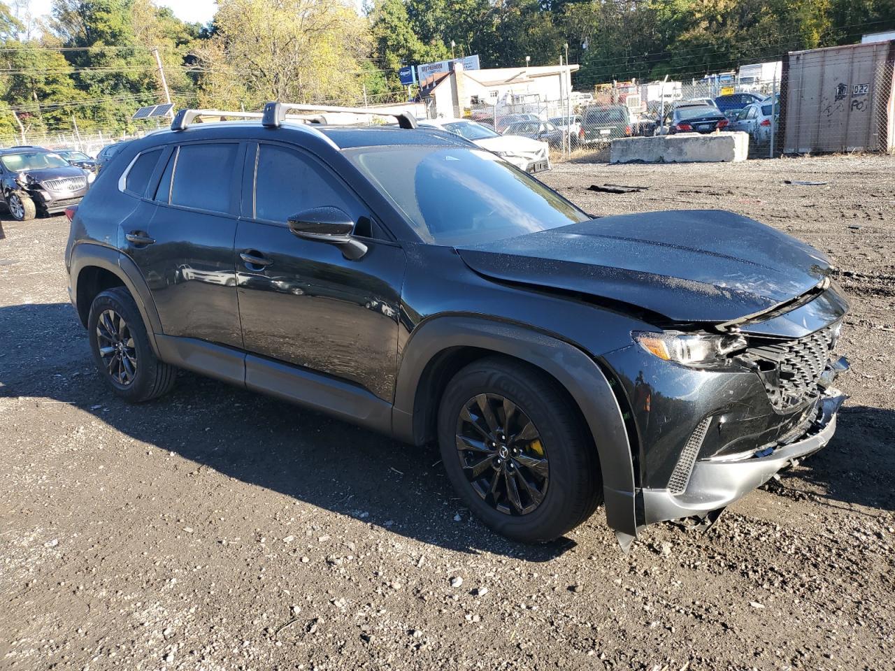 2025 Mazda Cx-50 Premium - Image 4