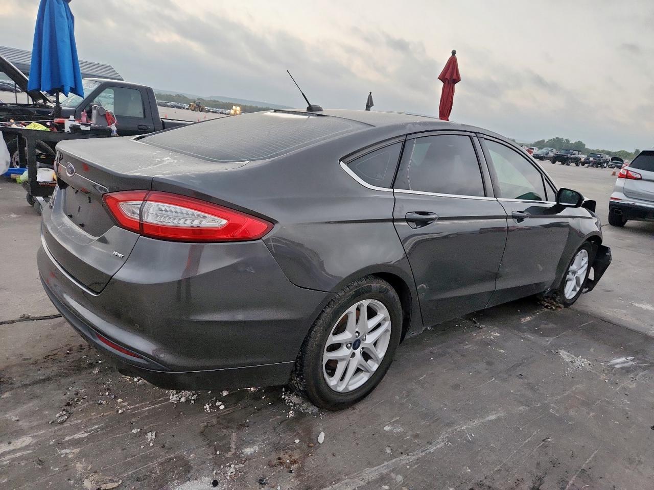 2016 Ford Fusion Se - Фото 3
