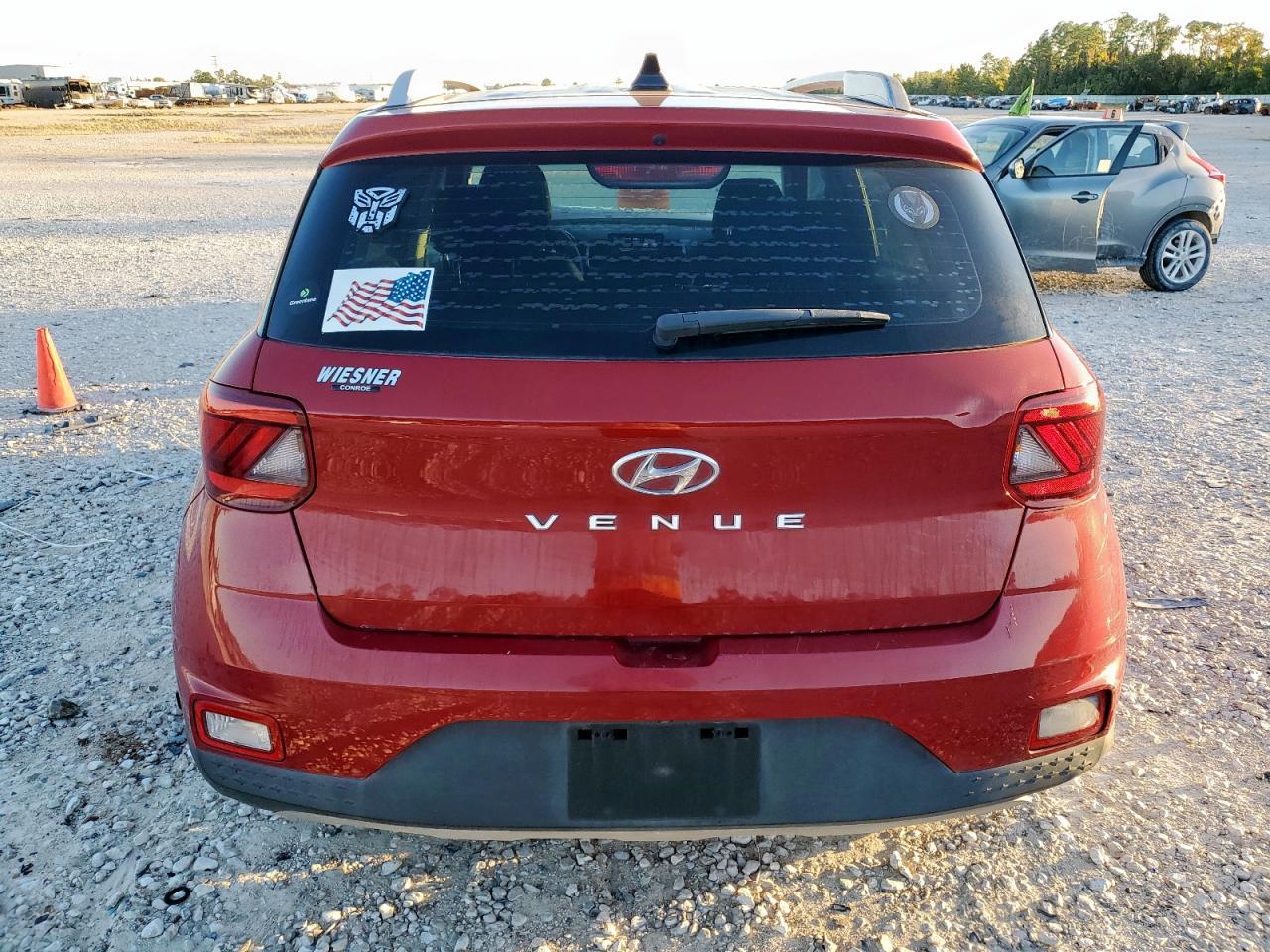 2020 Hyundai Venue Sel - Image 6