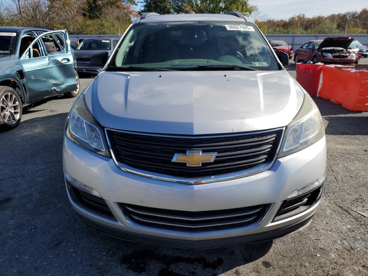 2016 Chevrolet Traverse Ls - Image 5