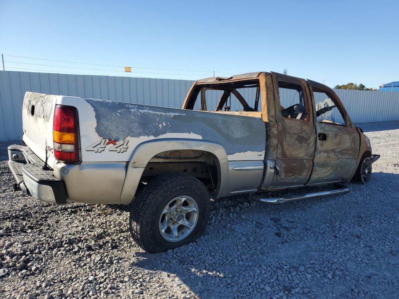 2001 GMC New Sierra K1500 - Image 3