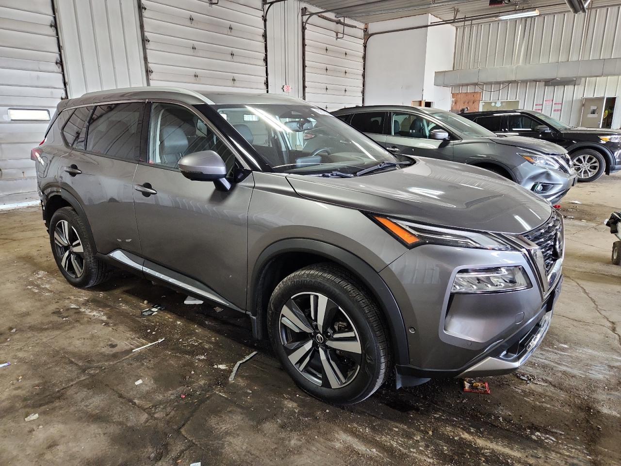 2021 Nissan Rogue Platinum - Image 4