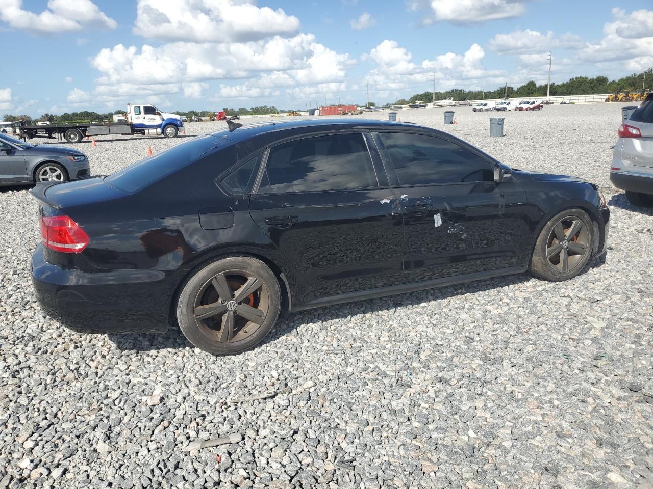 2015 Volkswagen Passat S - Image 3