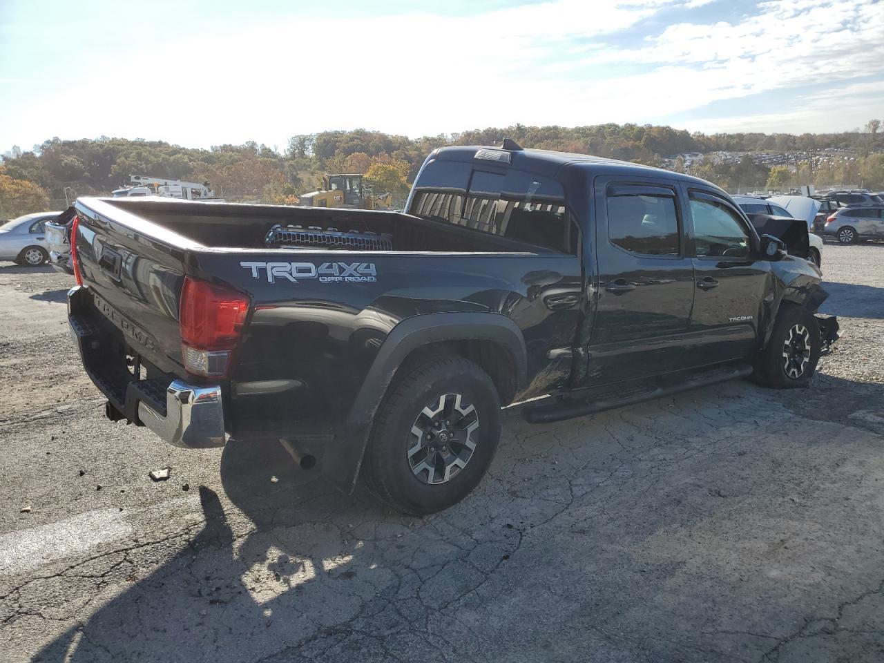 2017 Toyota Tacoma Double Cab - Image 3