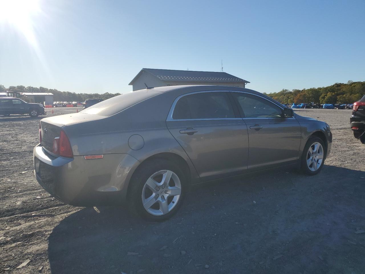 2011 Chevrolet Malibu Ls - Фото 3
