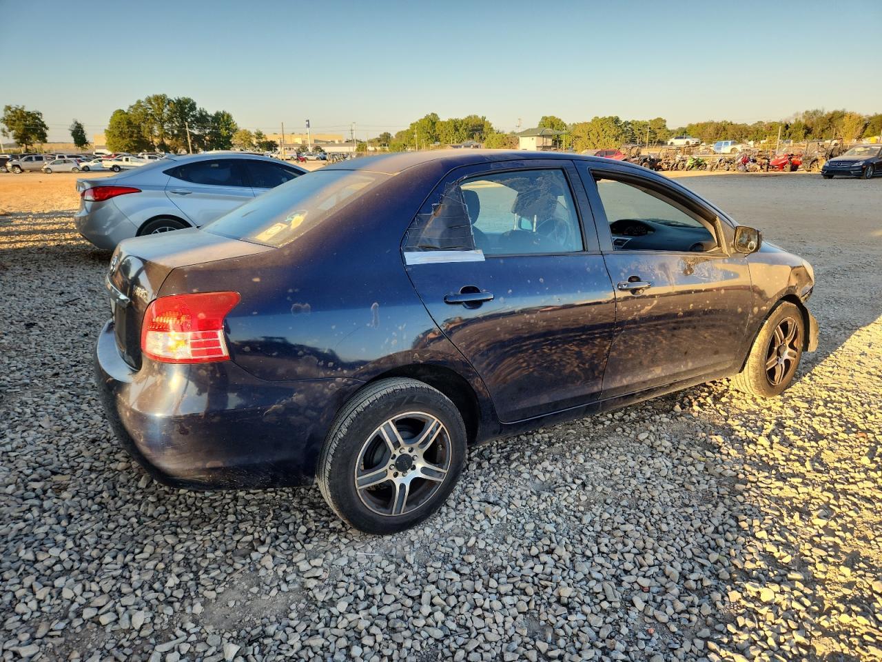 2010 Toyota Yaris - Фото 3