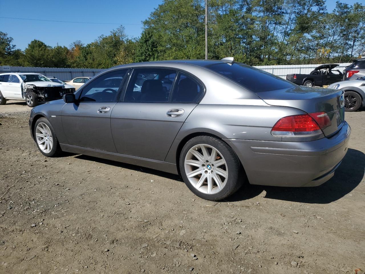 2007 BMW 750 - Image 2