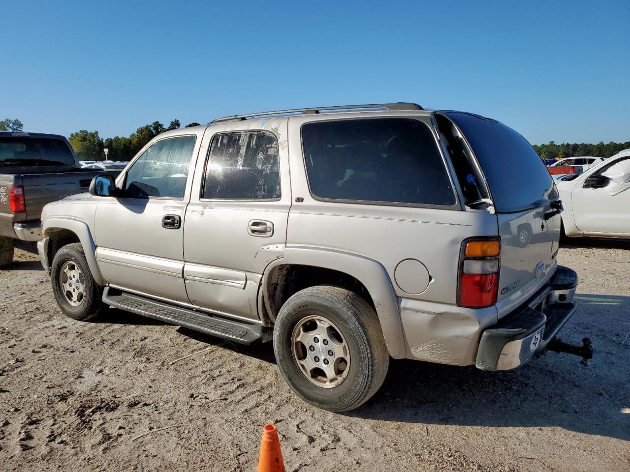 2004 Chev Tahoe - Фото 2