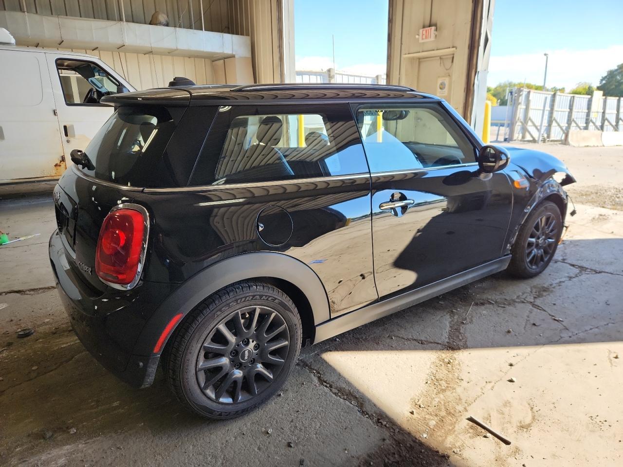 2017 Mini Cooper - Image 3