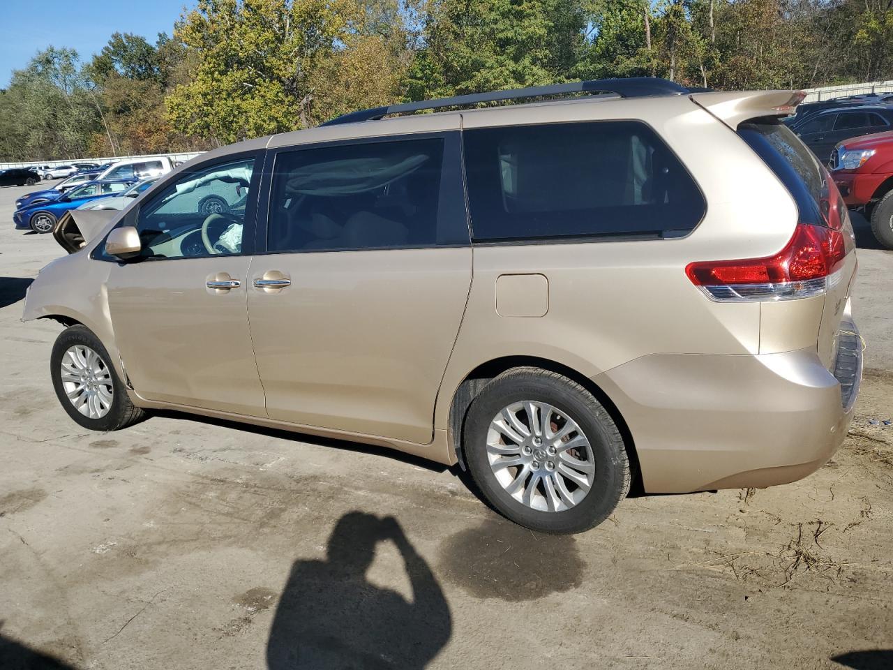 2014 Toyota Sienna Xle - Фото 2
