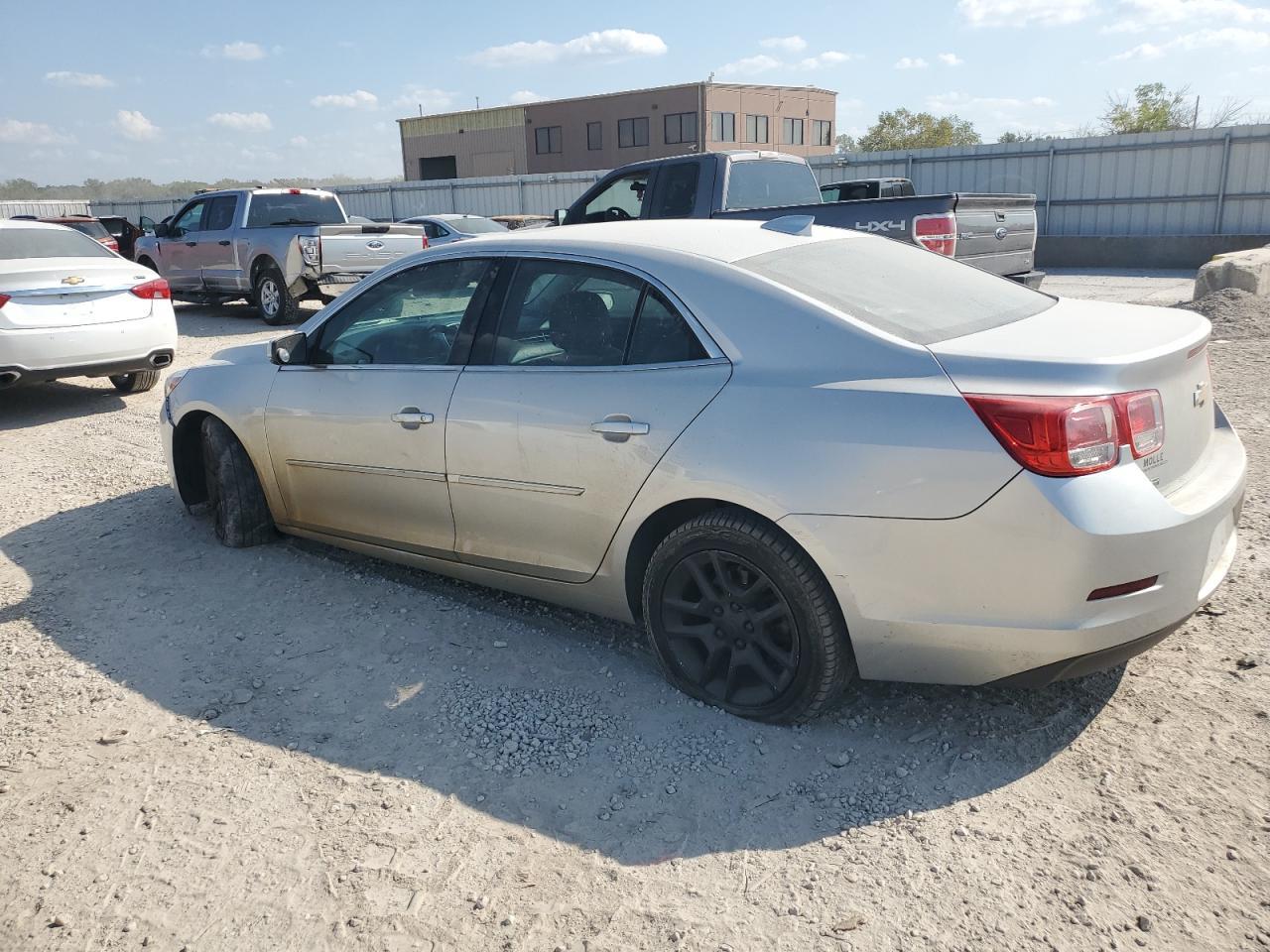 2015 Chevrolet Malibu 1Lt - Фото 2
