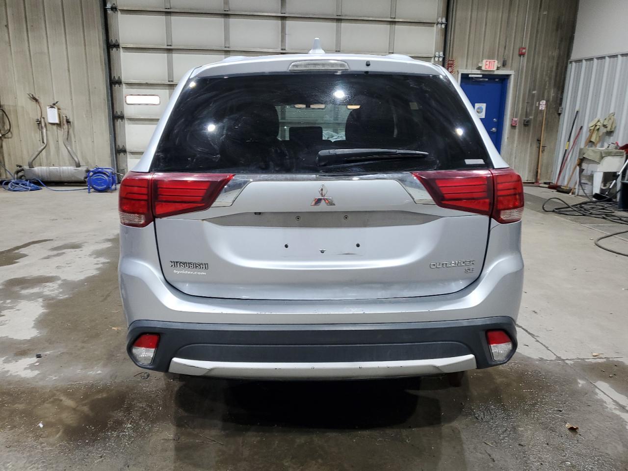 2017 Mitsubishi Outlander Se - Image 6