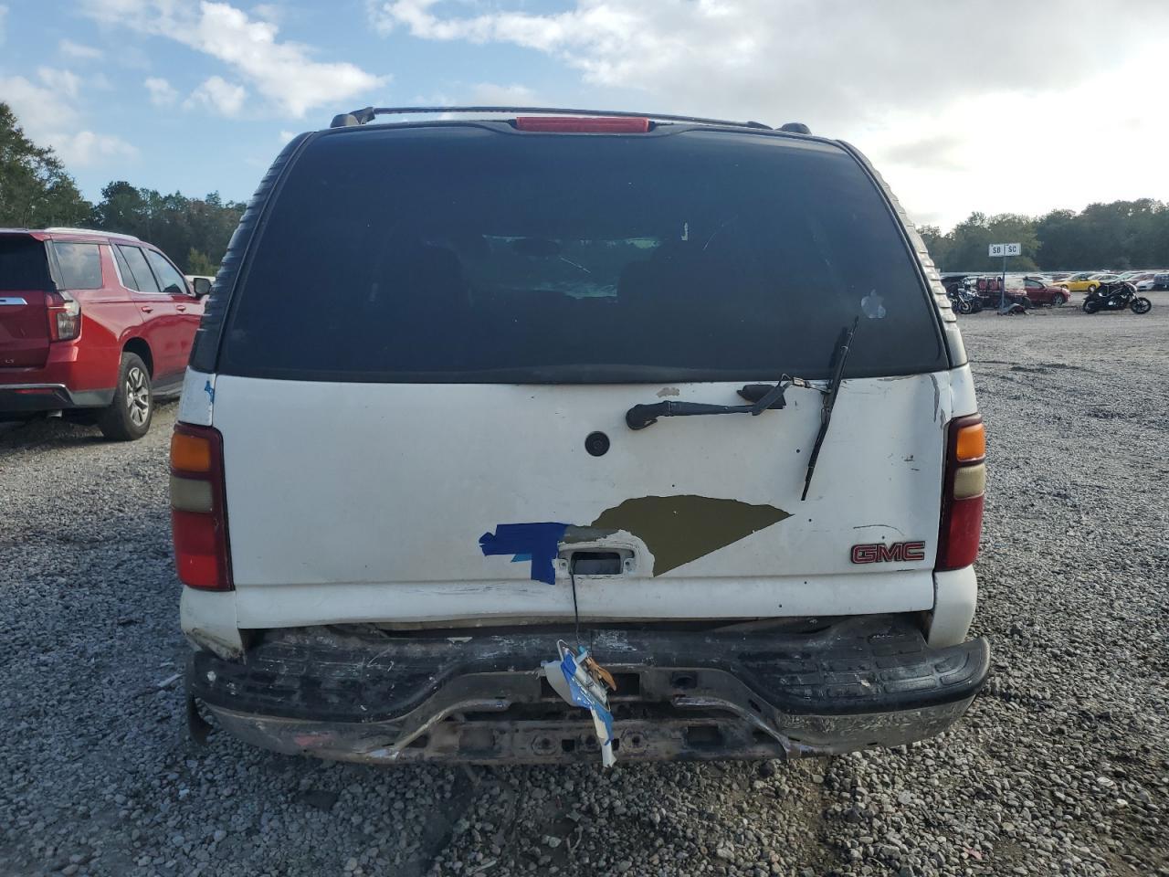 2003 GMC Yukon - Image 6