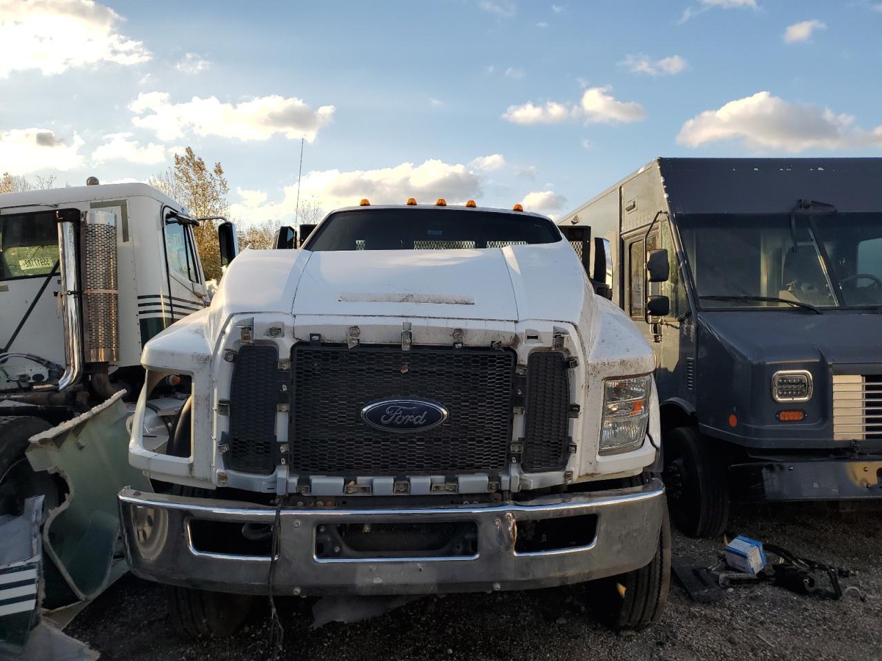 2016 Ford F-450 Super Duty Flatbed Truck - Image 5