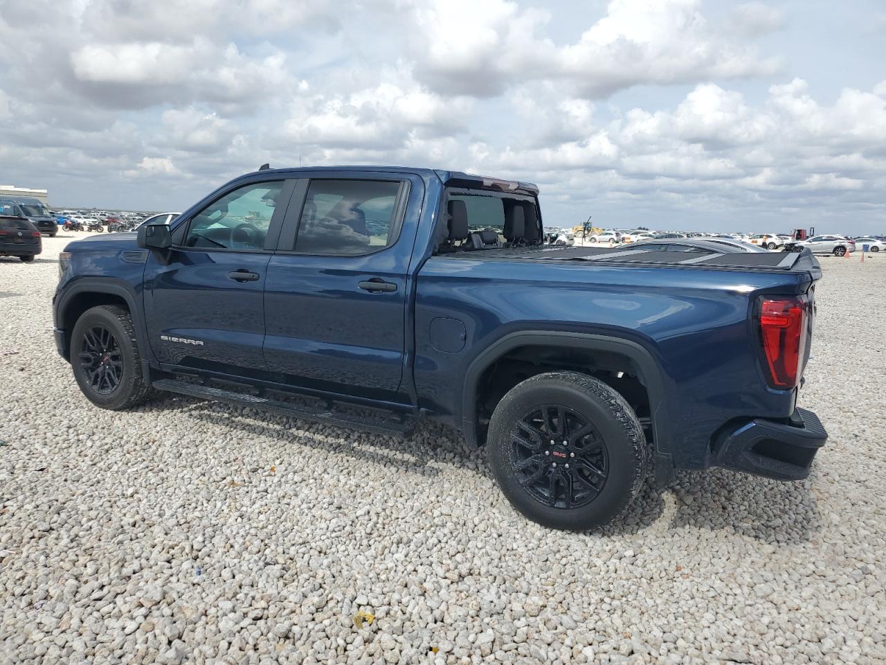 2023 GMC Sierra C1500 - Фото 2
