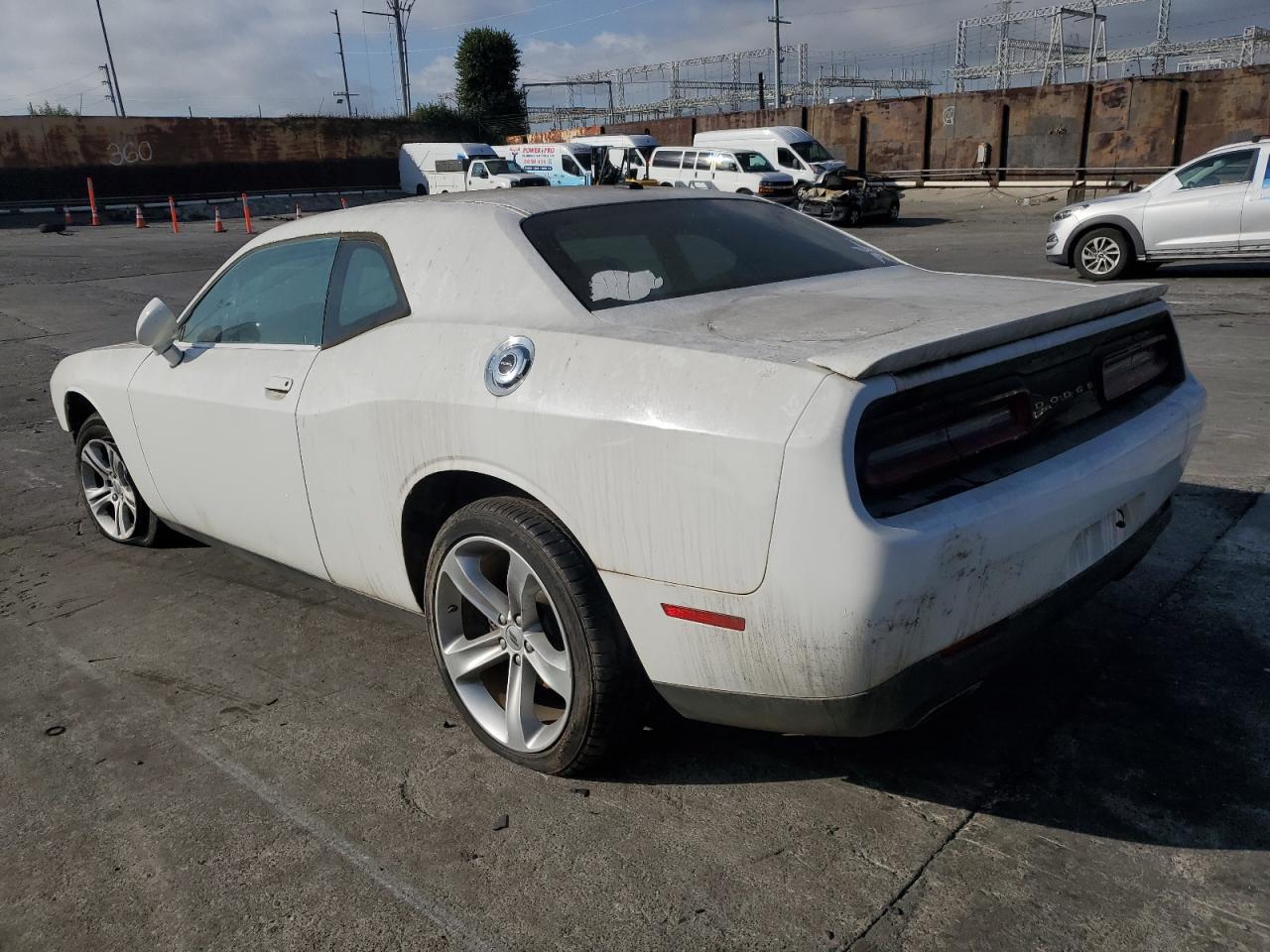 2017 Dodge Challenger Sxt - Image 2