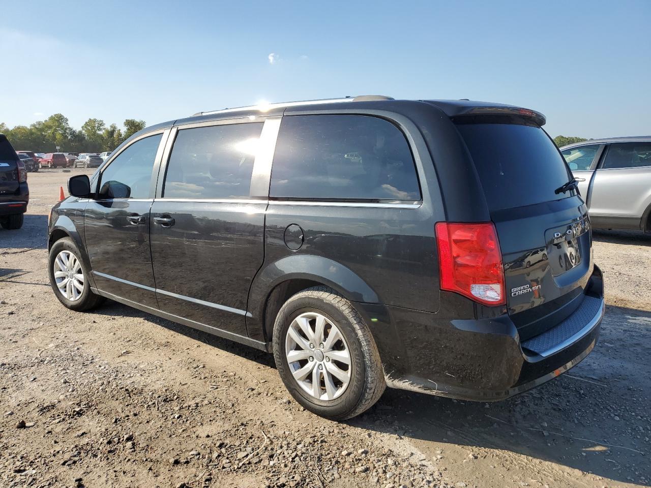 2019 Dodge Grand Caravan Sxt - Image 2