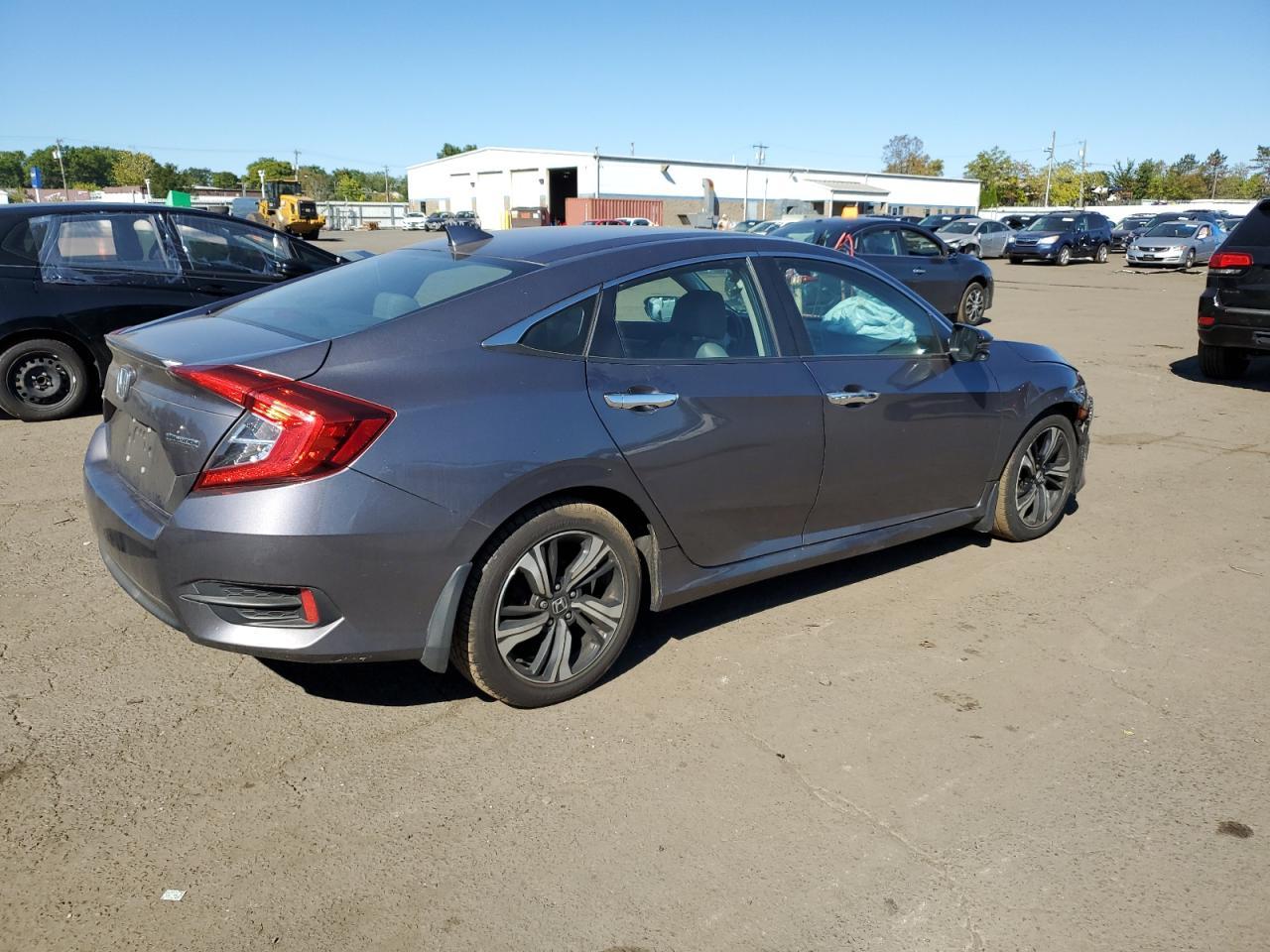 2016 Honda Civic Touring - Image 3