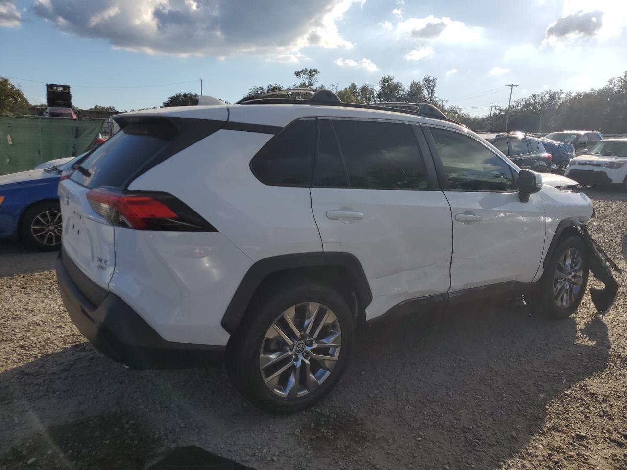 2020 Toyota Rav4 Xle Premium - Image 3