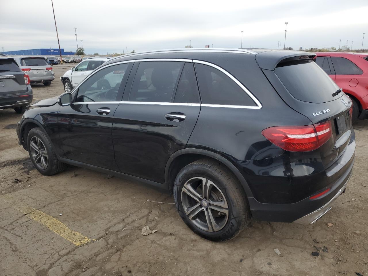 2017 Mercedes-Benz Glc 300 4Matic - Фото 2