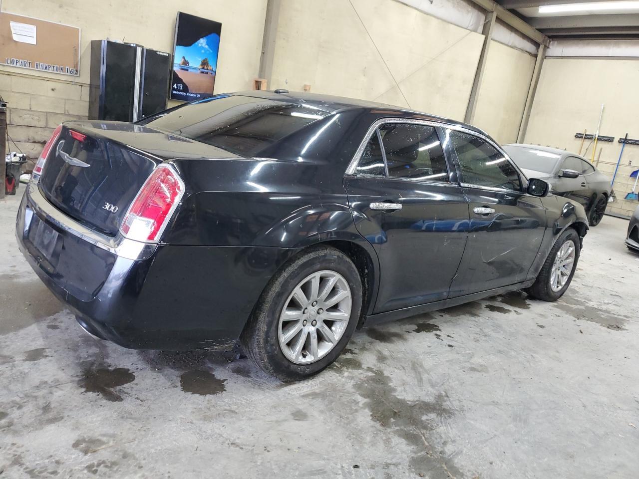 2012 Chrysler 300 Limited - Фото 3