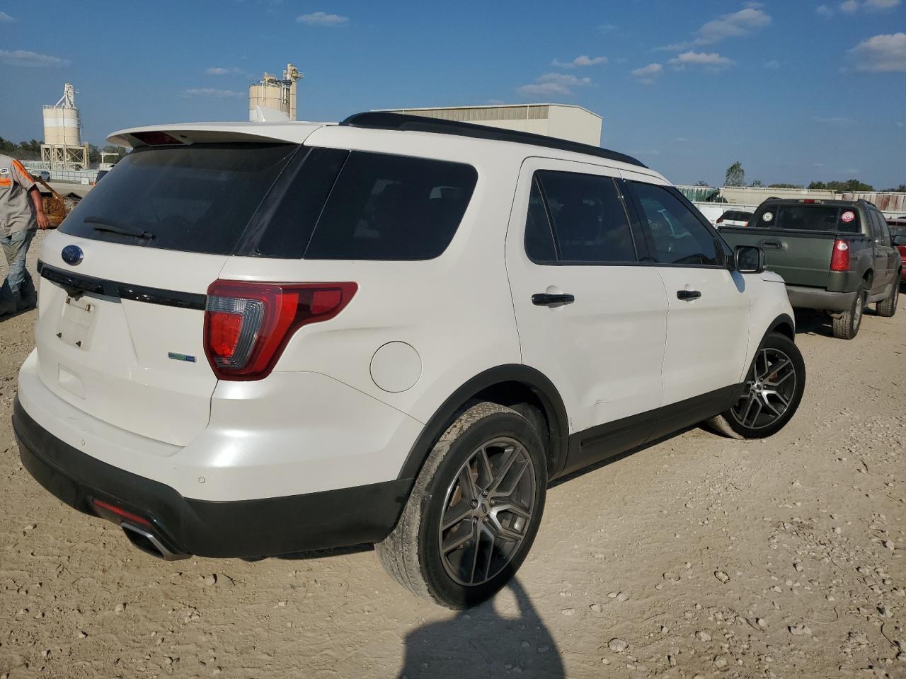 2016 Ford Explorer Sport - Image 3