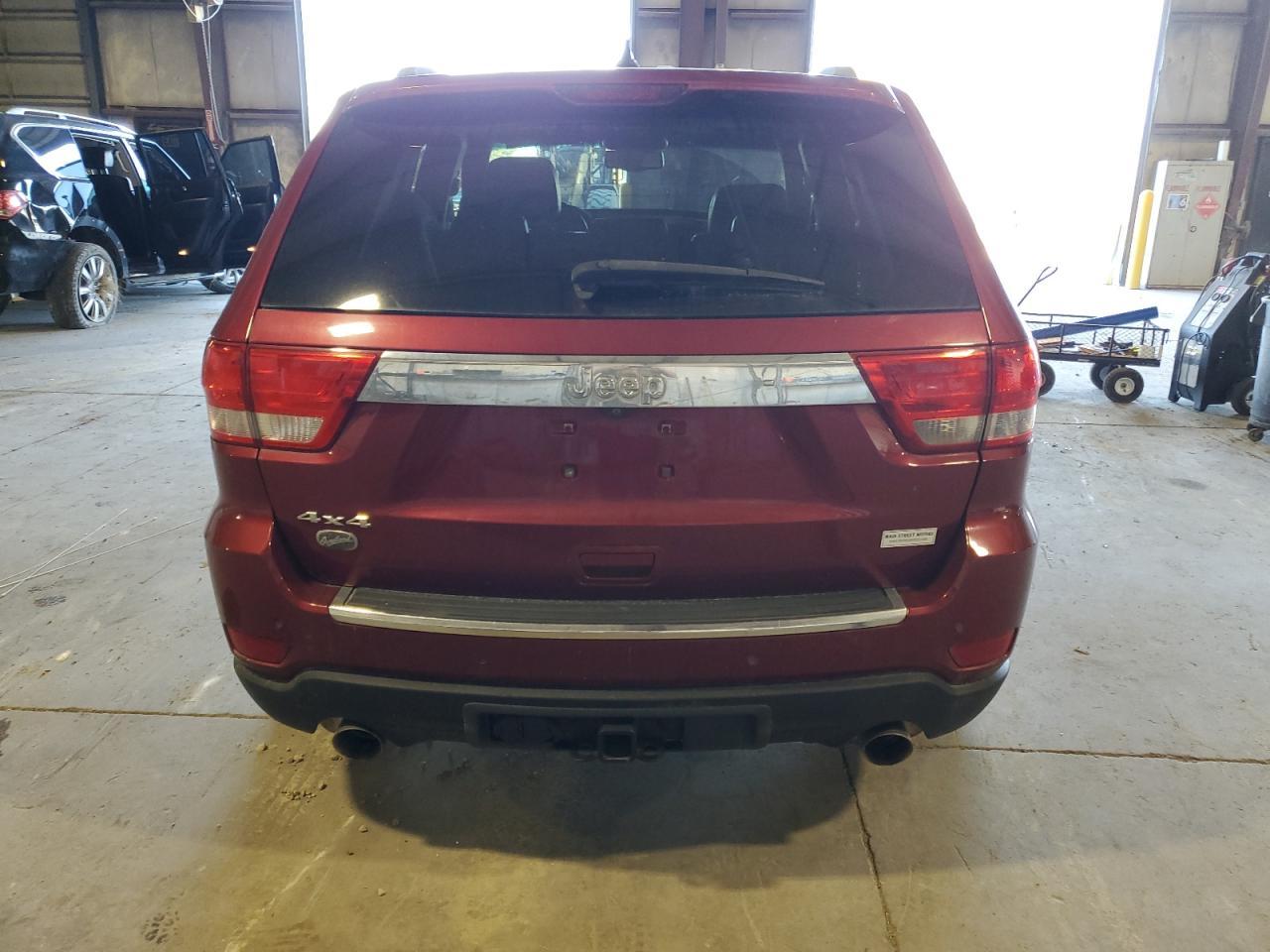 2012 Jeep Grand Cherokee Overland - Image 6