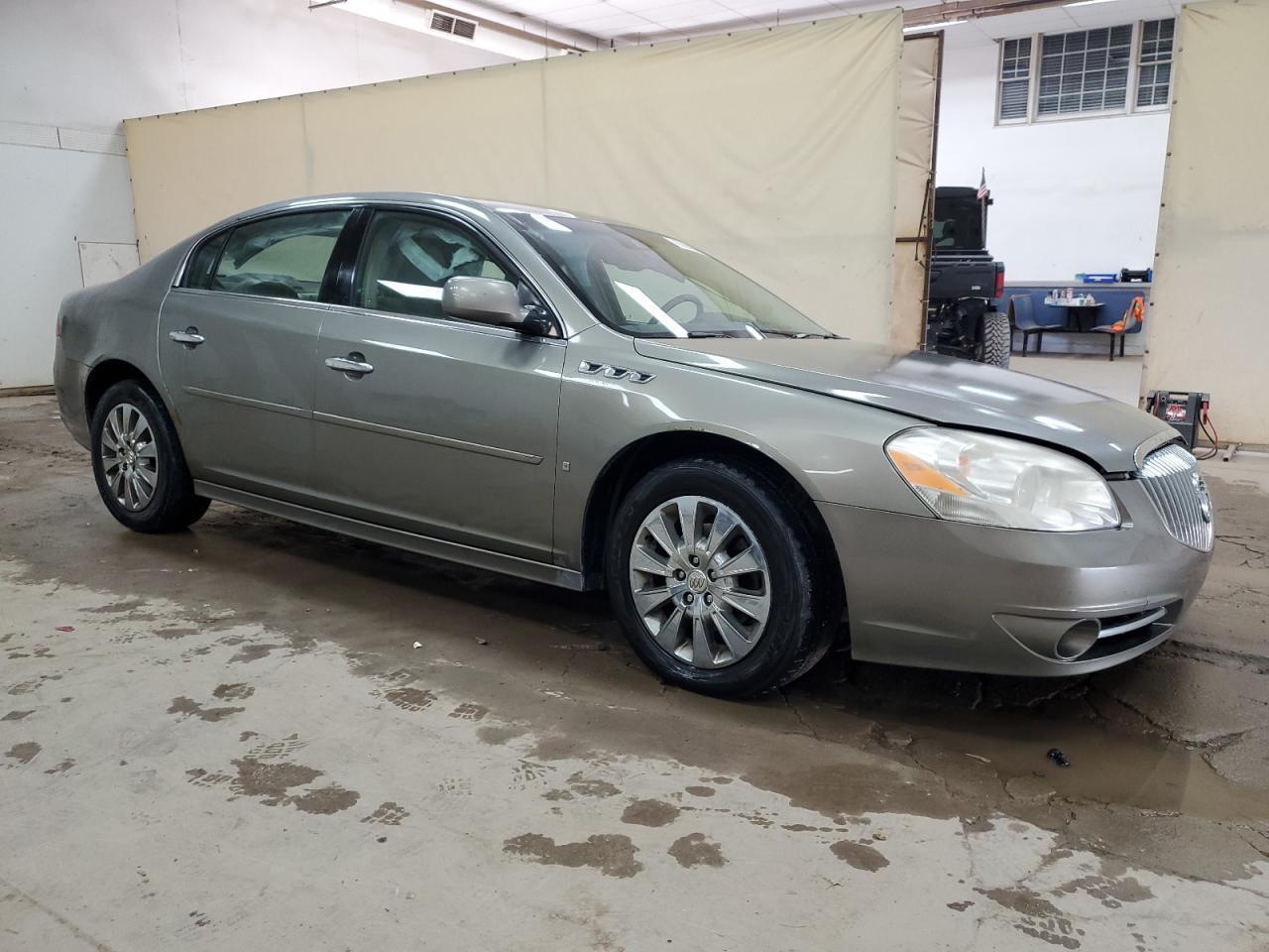 2010 Buick Lucerne Cxl - Image 4