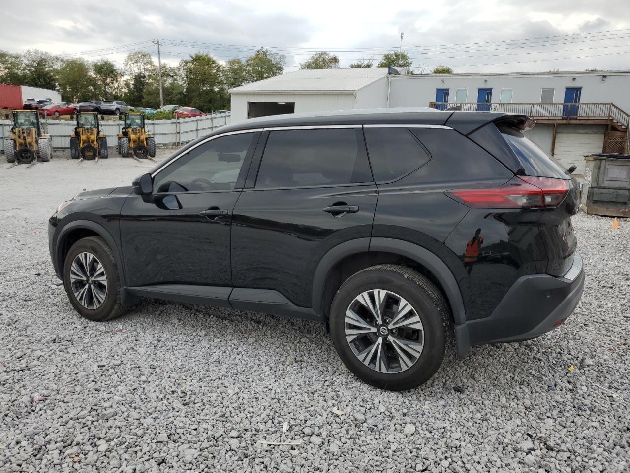 2021 Nissan Rogue Sv - Image 2