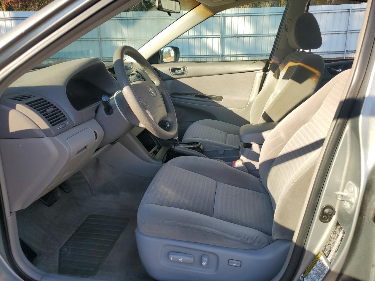 2005 Toyota Camry Le - Image 7