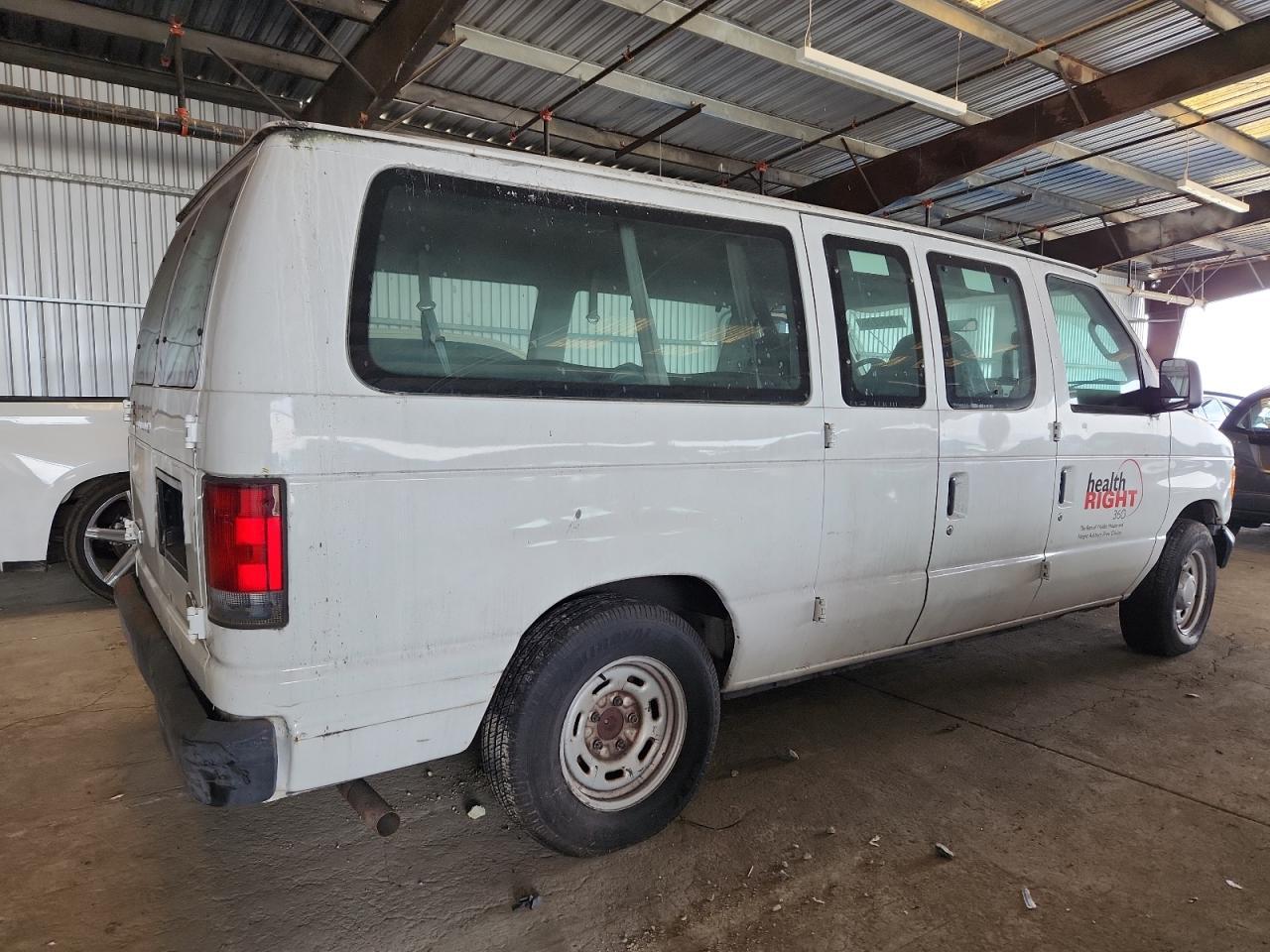 2006 Ford Econoline E150 Wagon - Фото 3