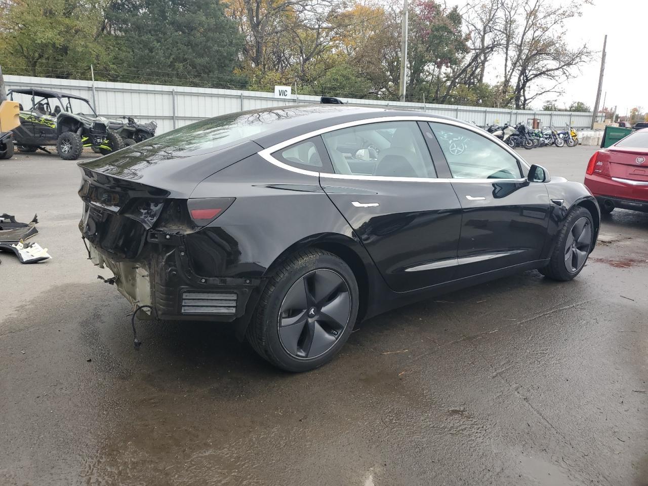 2018 Tesla Model 3 - Фото 3