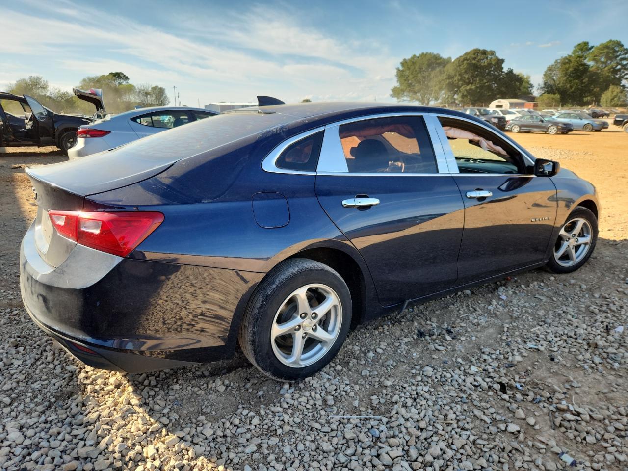 2017 Chev Malibu Ls - Image 3