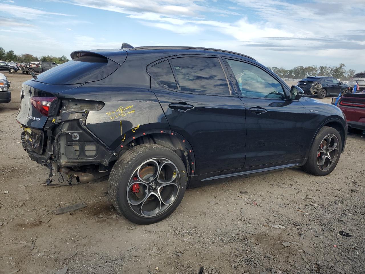 2022 Alfa Romeo Stelvio Ti - Image 3