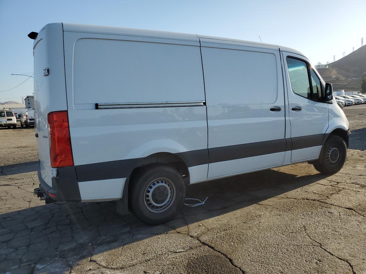 2023 Mercedes-Benz Sprinter 2500 - Фото 3