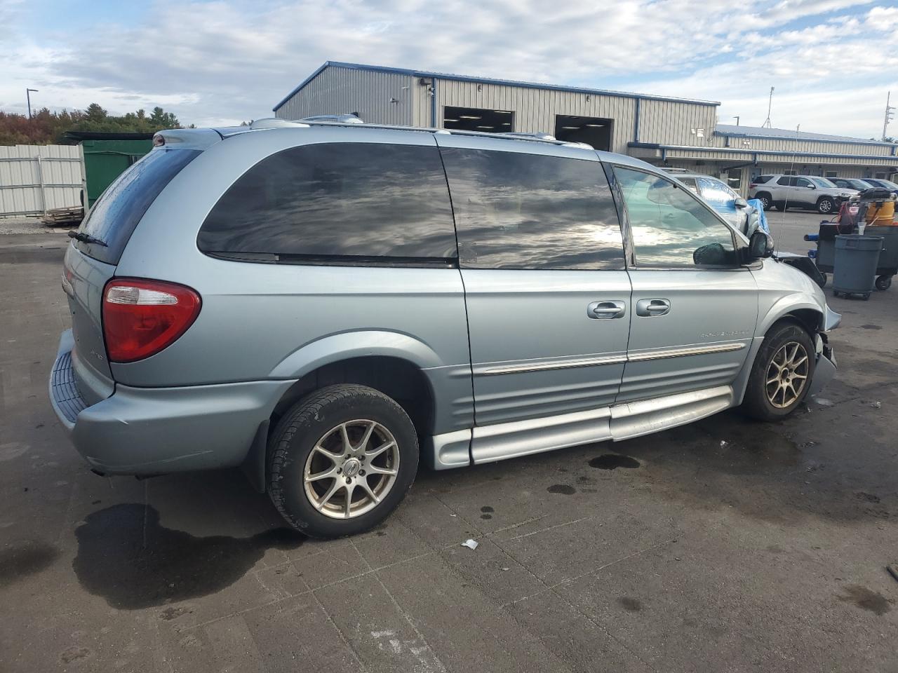 2003 Chrysler Town & Country Limited - Фото 3