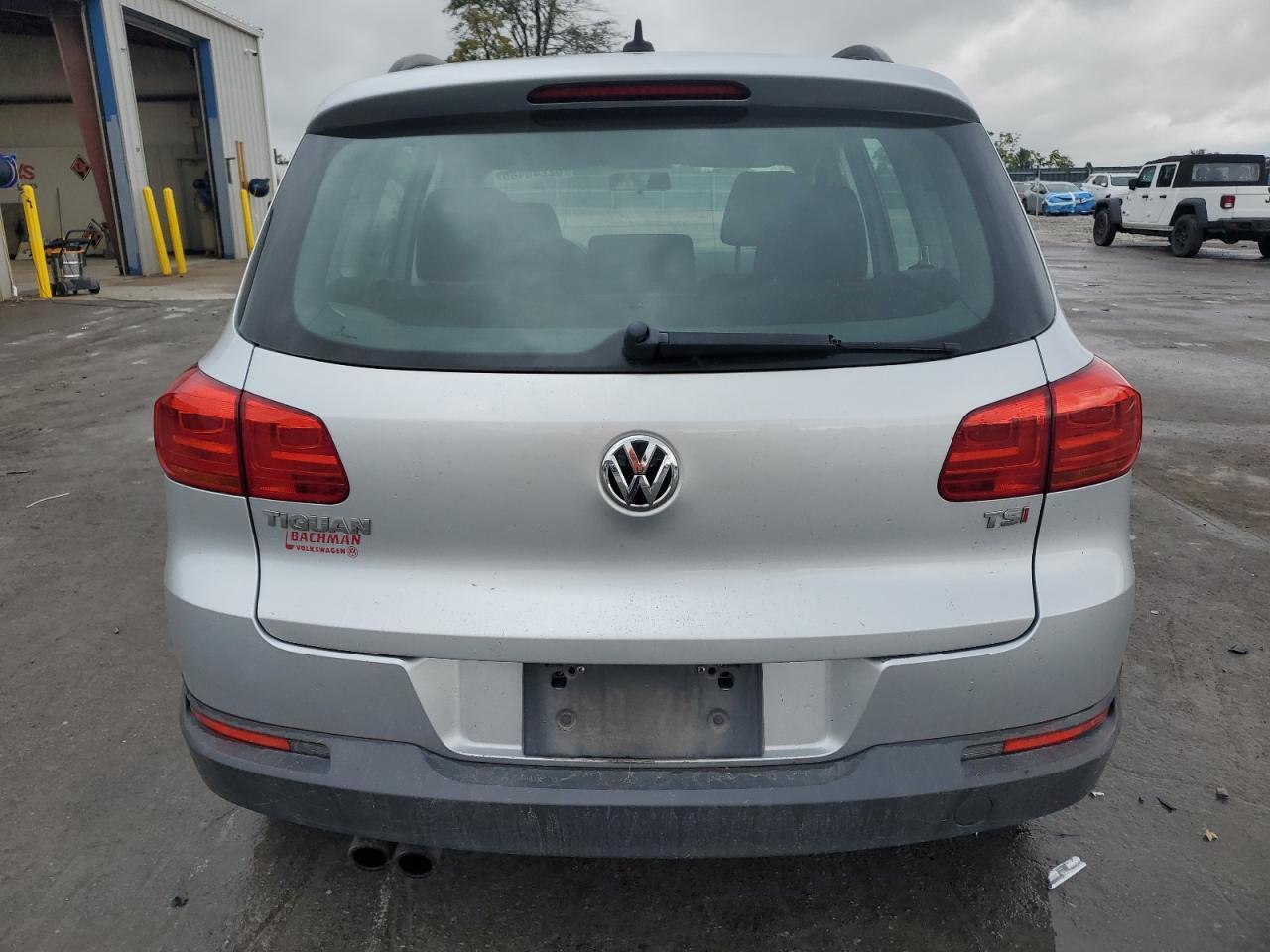 2017 Volkswagen Tiguan S - Image 6