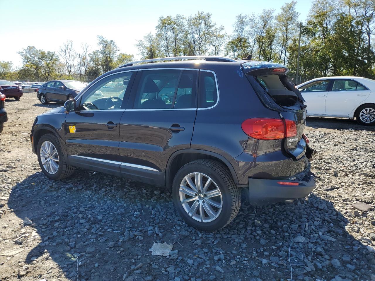 2016 Volkswagen Tiguan S - Фото 2