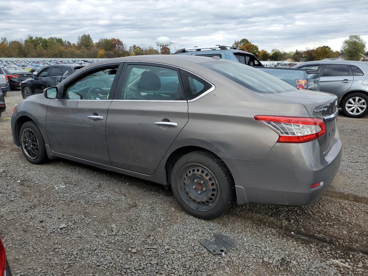 2015 Nissan Sentra S - Фото 2