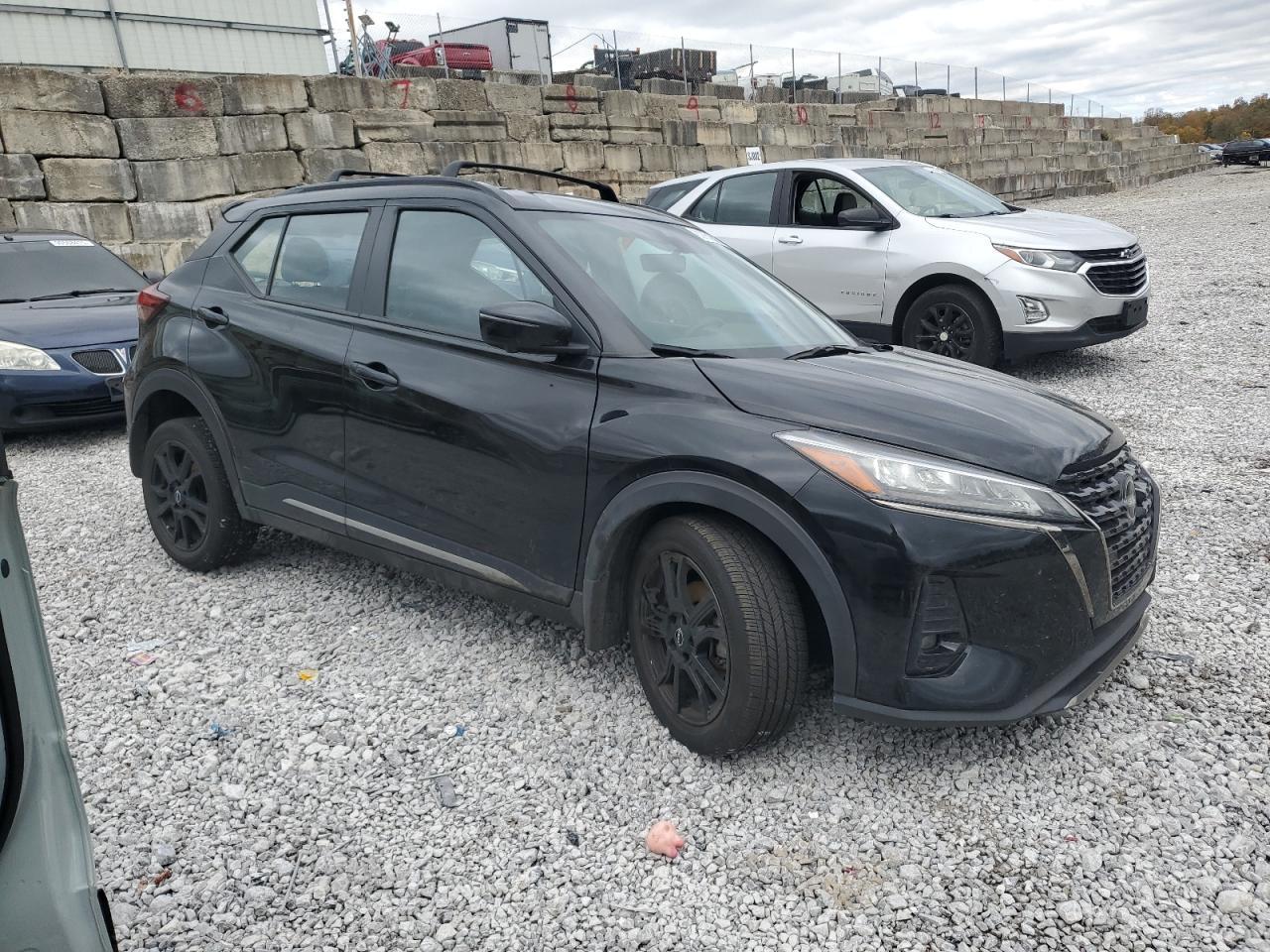 2024 Nissan Kicks Sr - Image 4