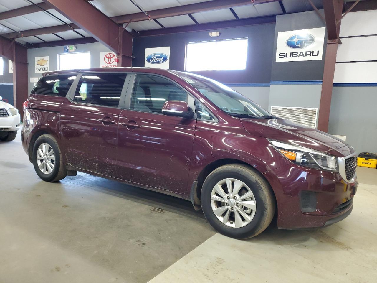 2017 Kia Sedona Lx - Фото 4